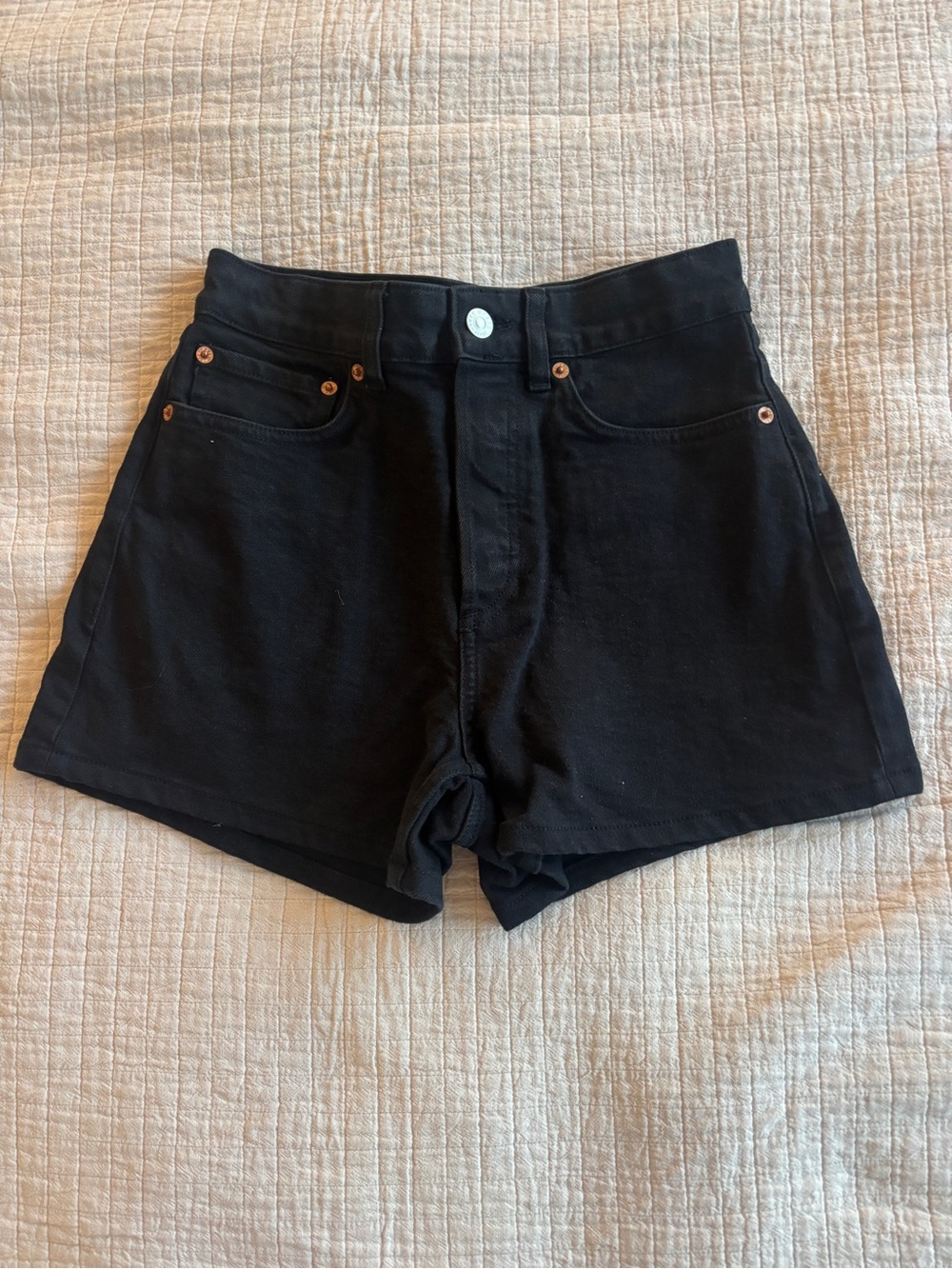 Like New Buck Mason Shorts in Black Size 24
